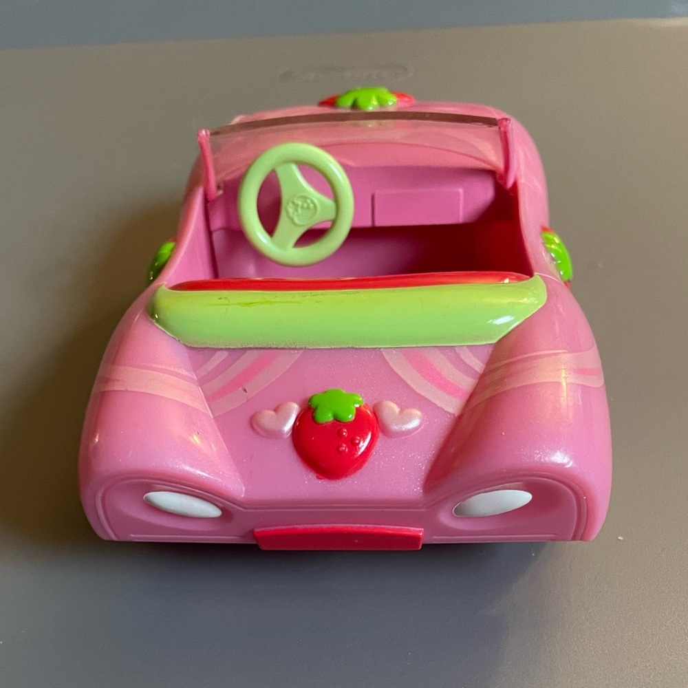 Hasbro Strawberry Shortcake Doll 2008 Toy Convertible Car Plastic 6 1/2” - Picture 3 of 6